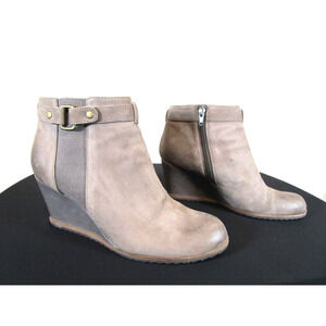 EUC! Susina Keeley Gray Leather Wedge Heel Ankle Booties Women Sz 8.5 M